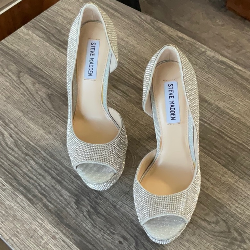 Steve Madden - Picture 2 of 3